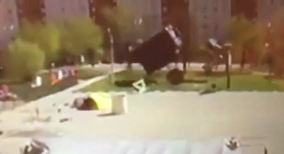 Trampoline exploded and flew into the air in Mozhaisk because of an adult visitor - Подмосковье, Trampoline, Incident, Incident