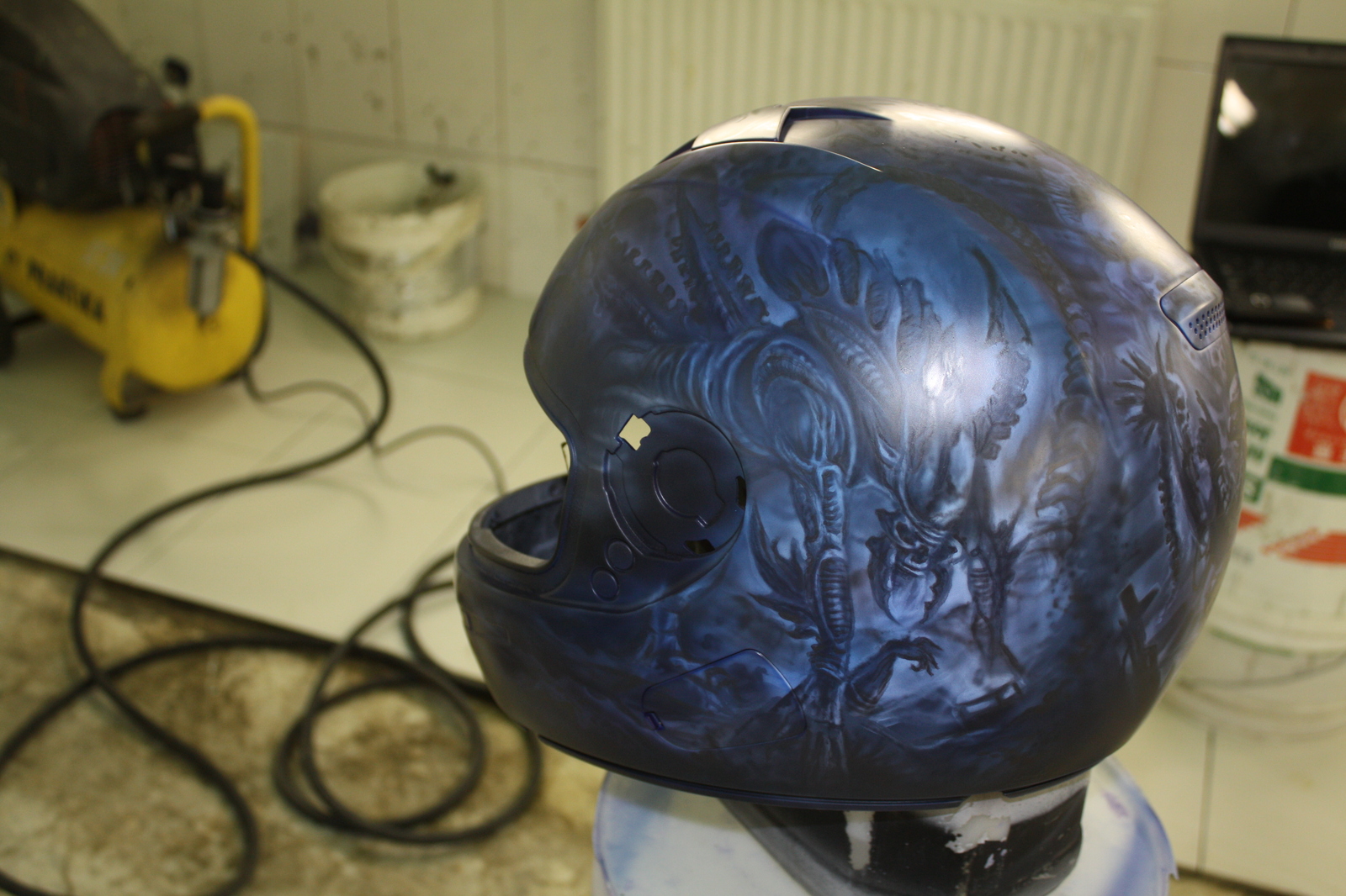 Airbrushing. Another theme of Alien vs. Predator. - My, Airbrushing, Airbrushing on the helmet, Christopher Nolan, Tyumen, Airbrushing72, Tyumenaero, Tyumenaero, Longpost