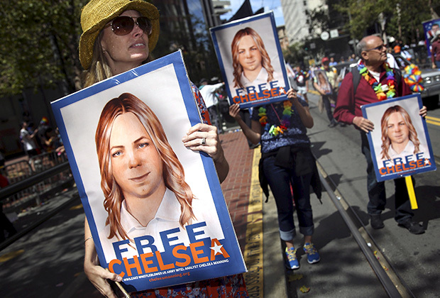 On May 17, Chelsea Manning was released after seven years behind bars. The story of Bradley Manning, who later became a woman (Chelsea Manning) - , , , , , Wikileaks, Video, Longpost