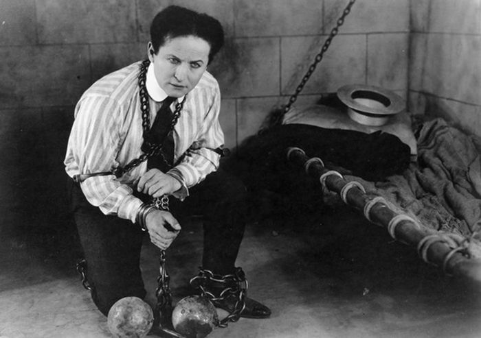 Harry Houdini - the death of a great magician due to the fault of an idiot admirer - Harry Houdini, , , Longpost