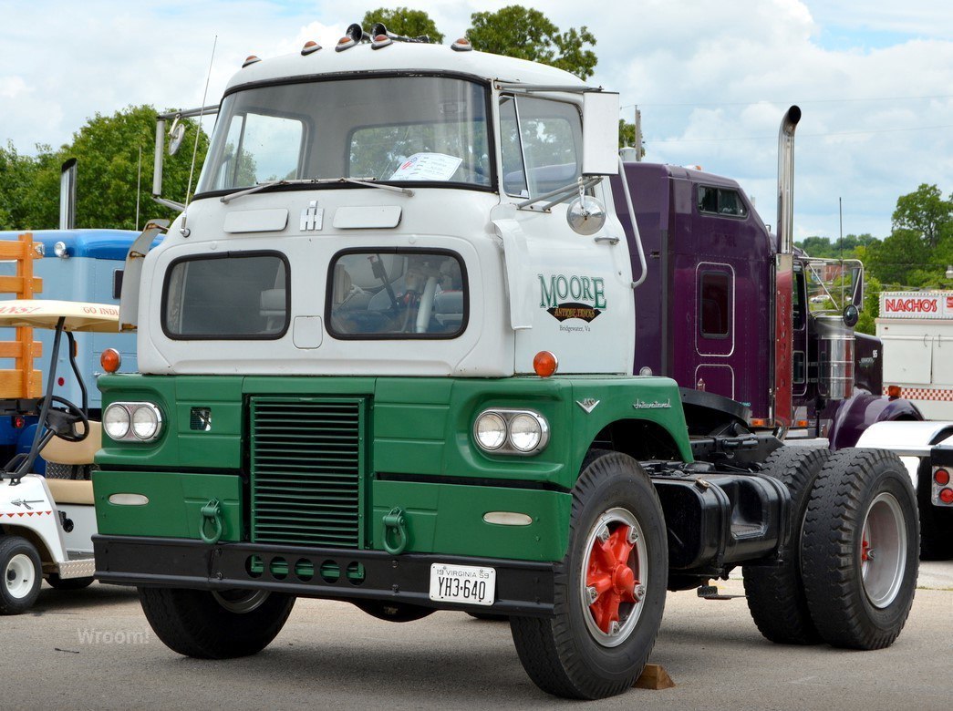 Грузовой автомобиль International Sightliner 1959 года с дополнительными  окнами для улучшения обзора | Пикабу