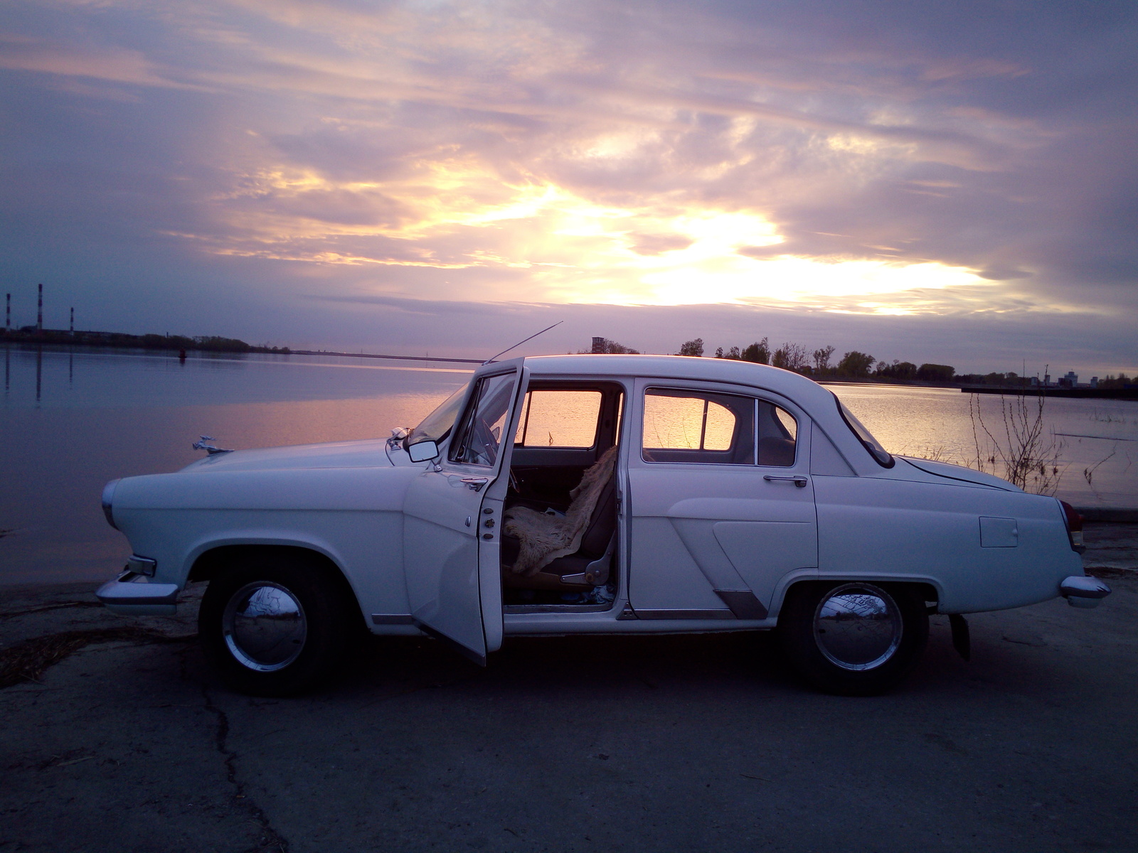 Sunset over the Volga - My, Volga, Sunset, The photo, Photo on sneaker, Volga river, Auto