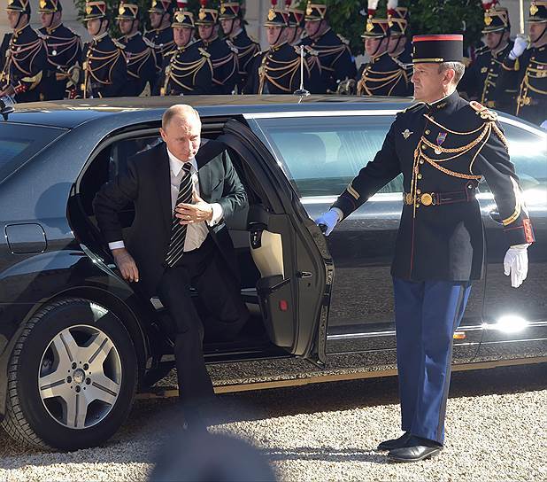 The President of Russia flies to France on an unexpected visit - Vladimir Putin, France, Visit, Politics