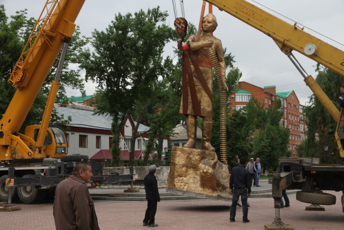 A note from the last century - Monument, Notes, Manshuk Mametova