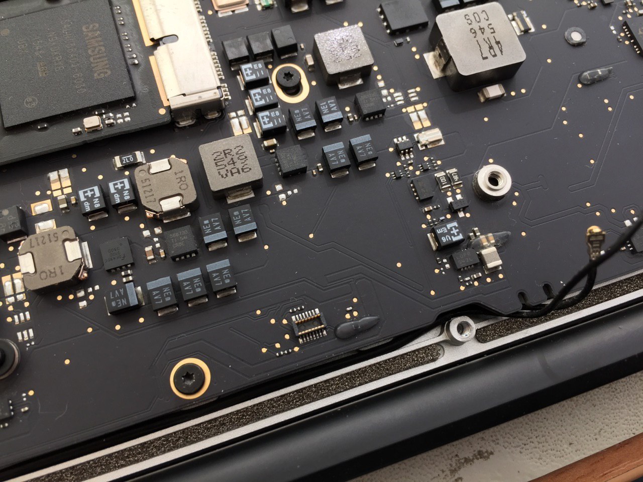 Repair apple macbook air 2015 - My, Apple, Repair of equipment, Macbook, Water, Soldering, Recovery, Longpost