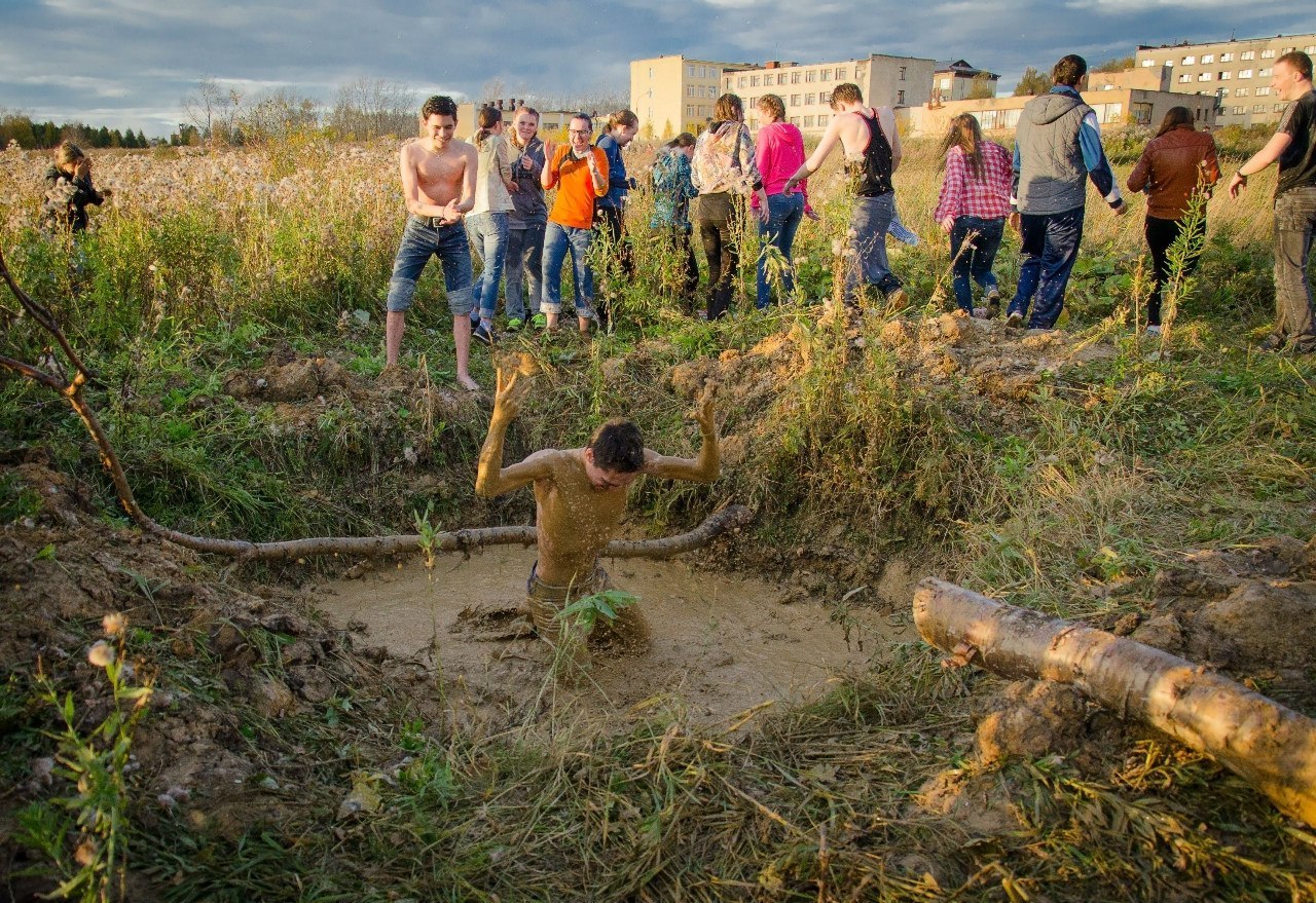 Сурово нынче в студенты посвящают - Фотография, Посвящение, Студенты, Грязь, Страдания, Длиннопост