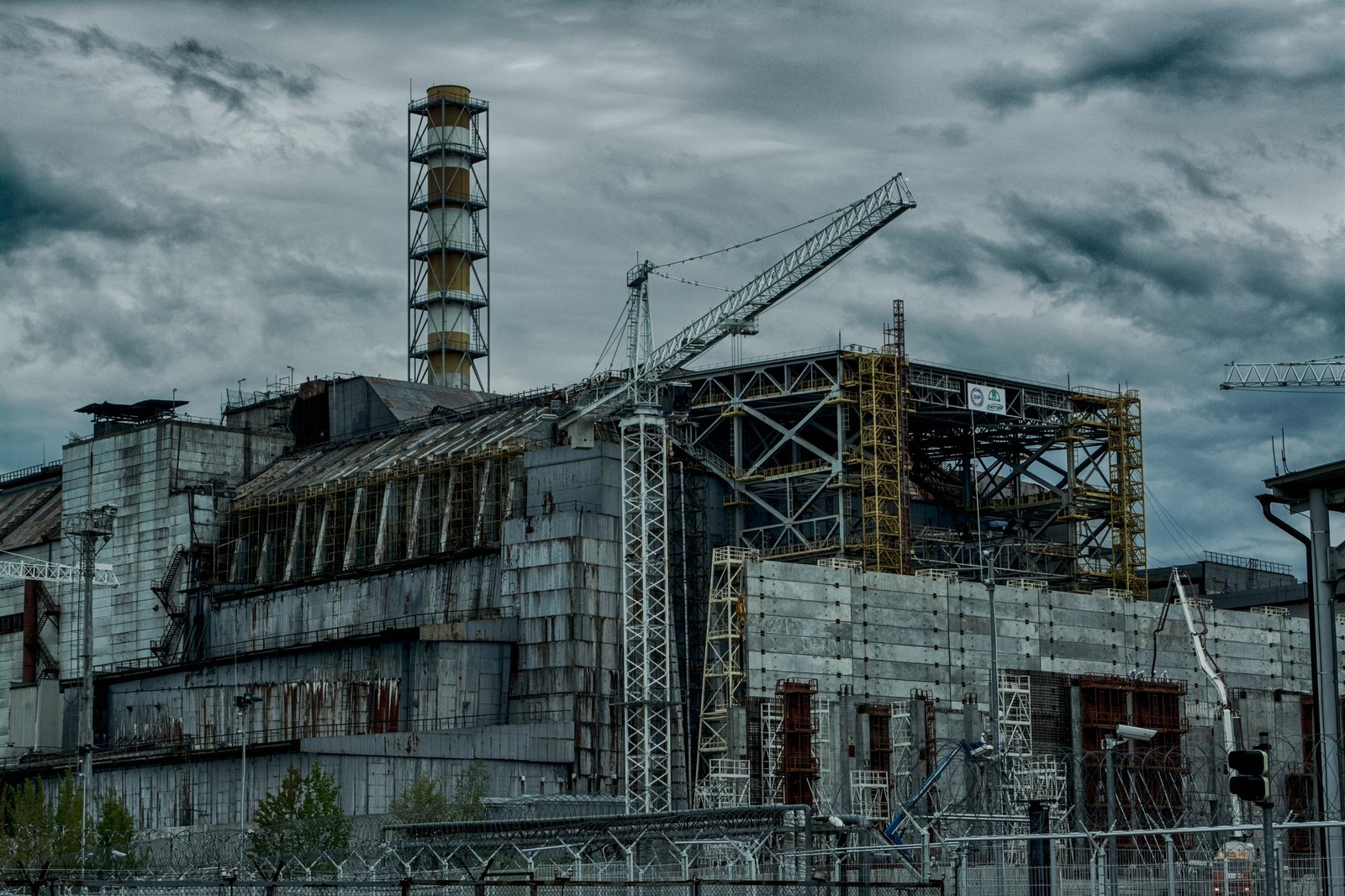 Http chernobyl. Припять ЧАЭС 1986. Атомная электростанция чер. Припять 4 энергоблок. Чернобыль станция АЭС.