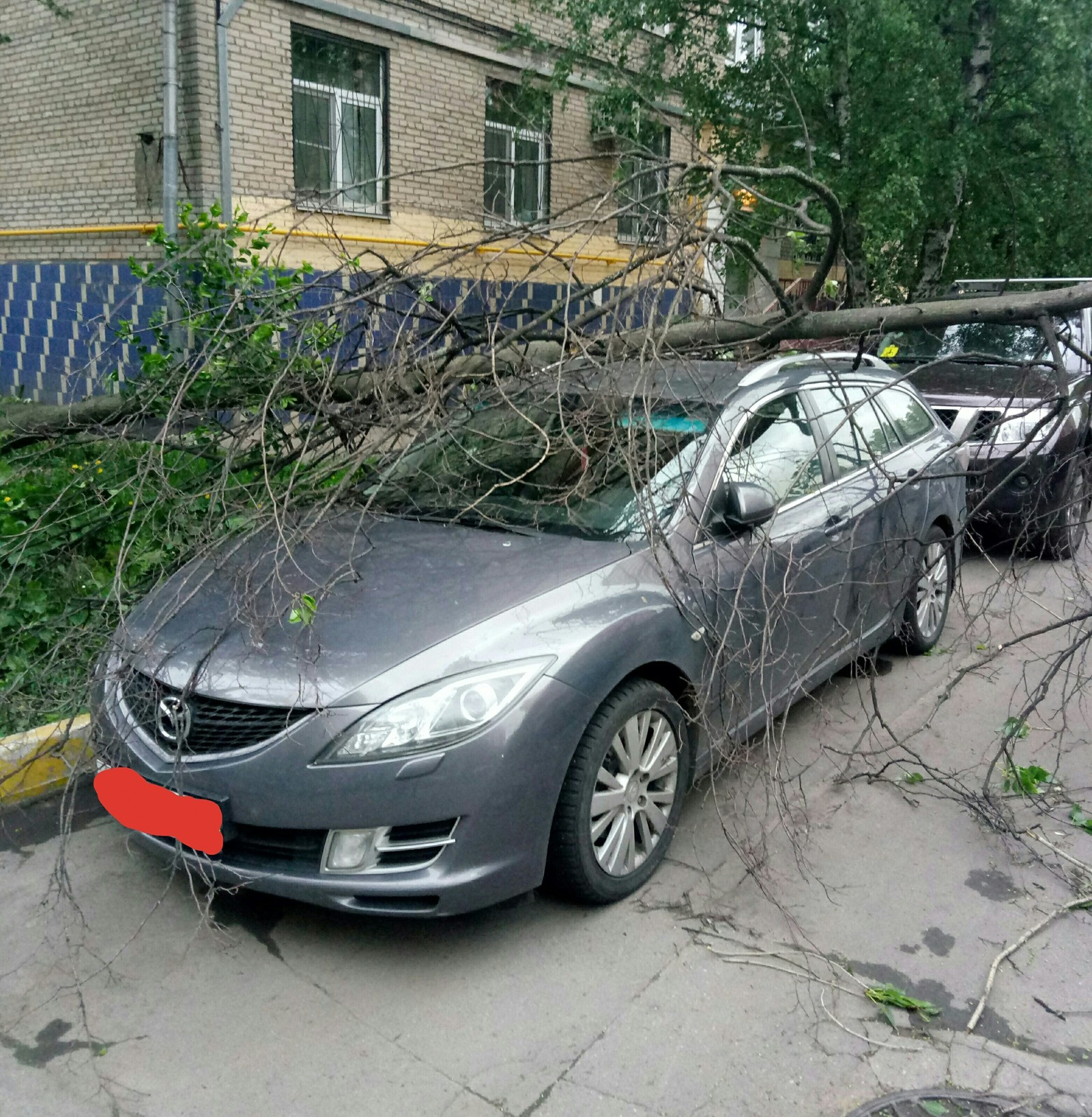 Тем временем в Москве - Моё, Ветер, Машина, Shit happens