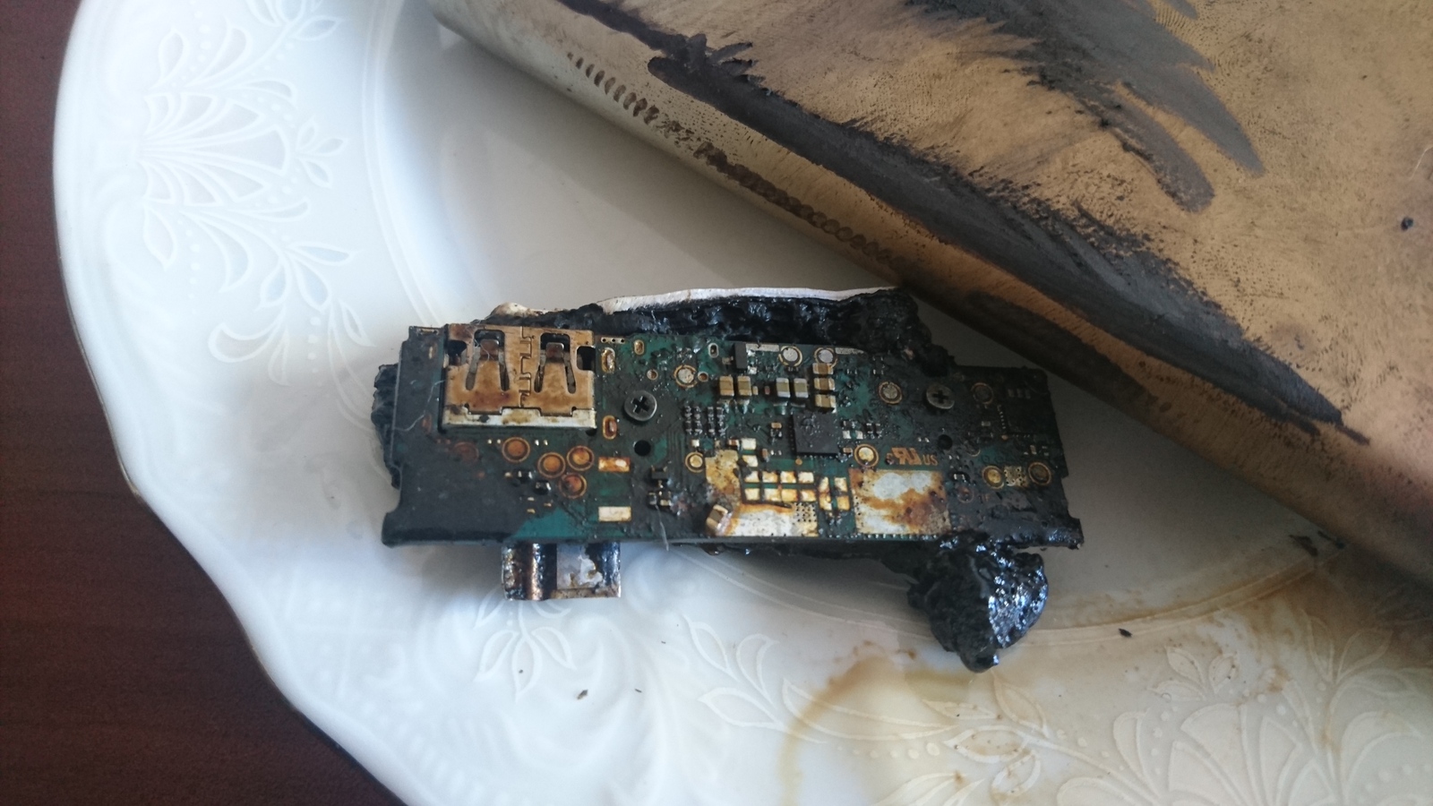 Xiaomi Powerbank 10000 mAh exploded. - My, Xiaomi, Powerbank, Explosion