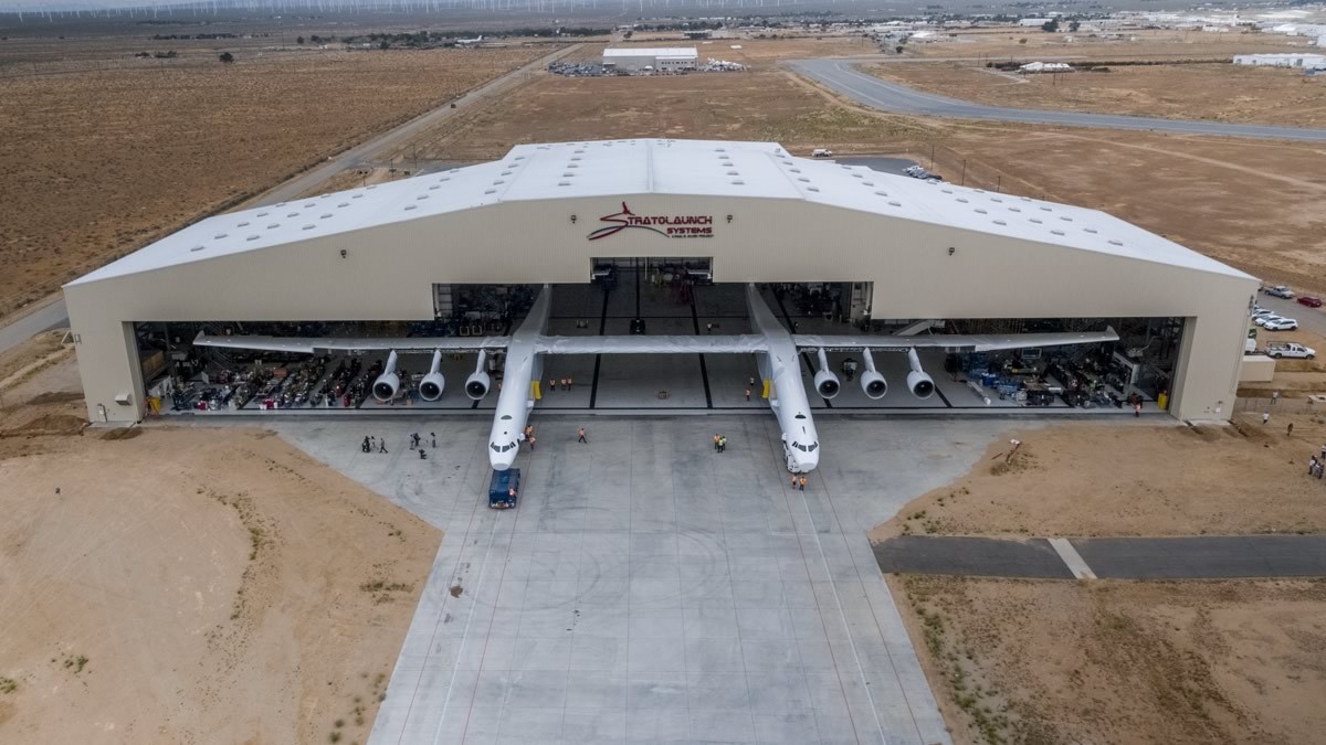 The largest plane in the world is rolled out - Aviation, Airplane, Cosmonautics, Longpost