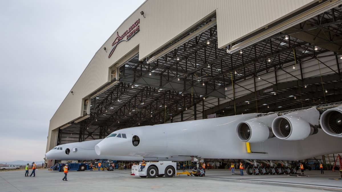 The largest plane in the world is rolled out - Aviation, Airplane, Cosmonautics, Longpost