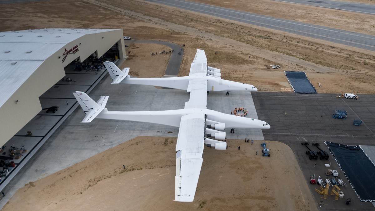 The largest plane in the world is rolled out - Aviation, Airplane, Cosmonautics, Longpost