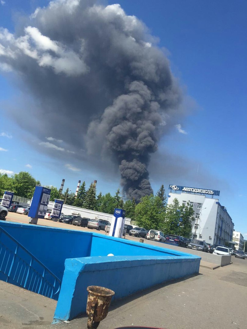 Над Ярославлем поднялся огромный столб черного дыма - Ярославль, Пожар, Длиннопост