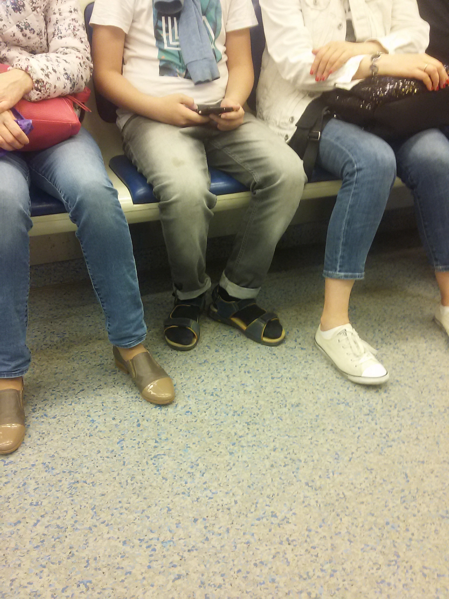 And then we ourselves complain about men. - My, Moscow Metro, Cloth, Parents