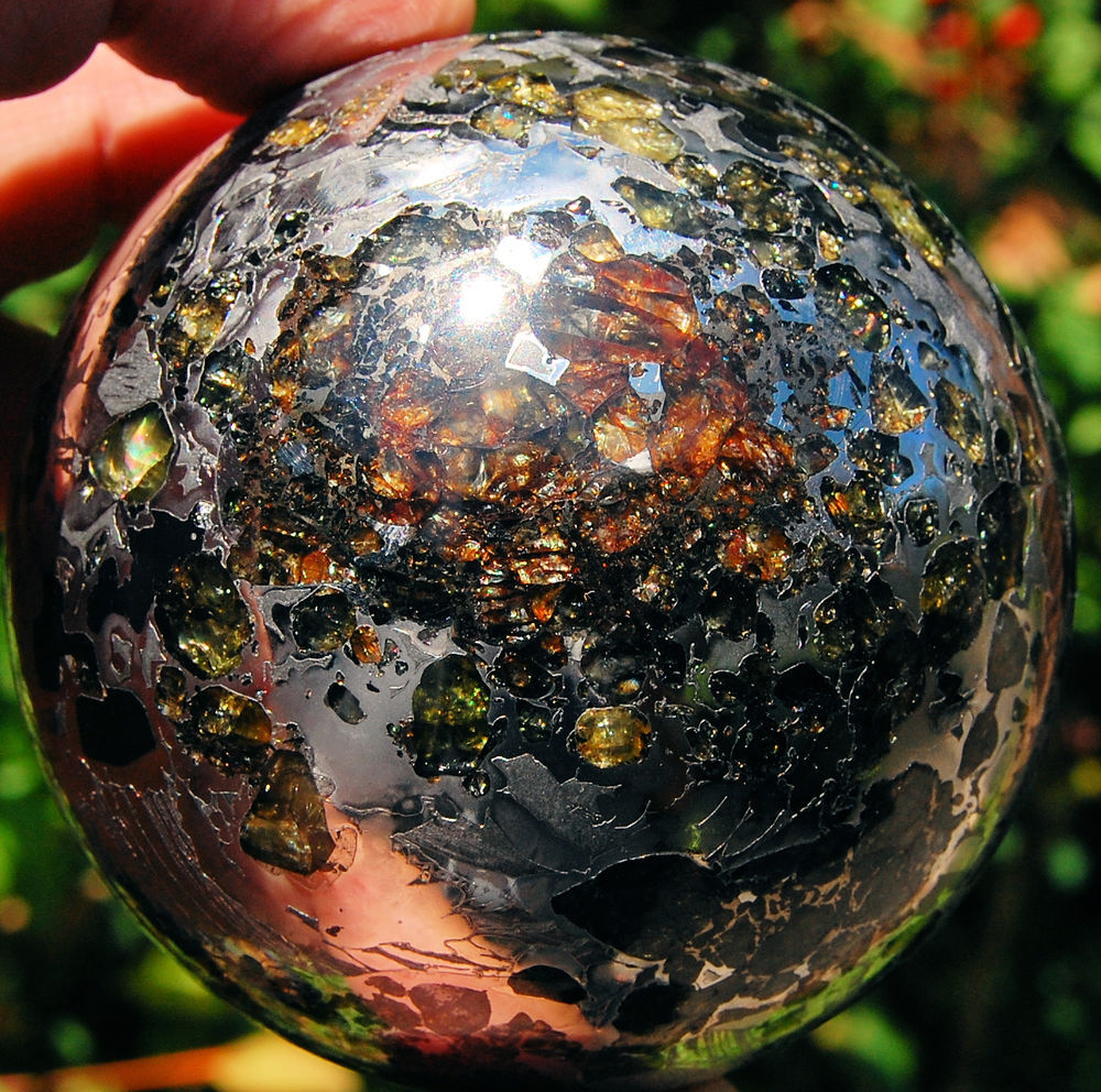 It is claimed that the ball is carved from a meteorite, but even if it is not, it is beautiful - Meteorite, Ball, Sphere, Minerals