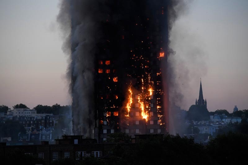 Tonight, a 24-storey residential building caught fire in London. - Fire, London, Catastrophe, , England, Great Britain, Longpost