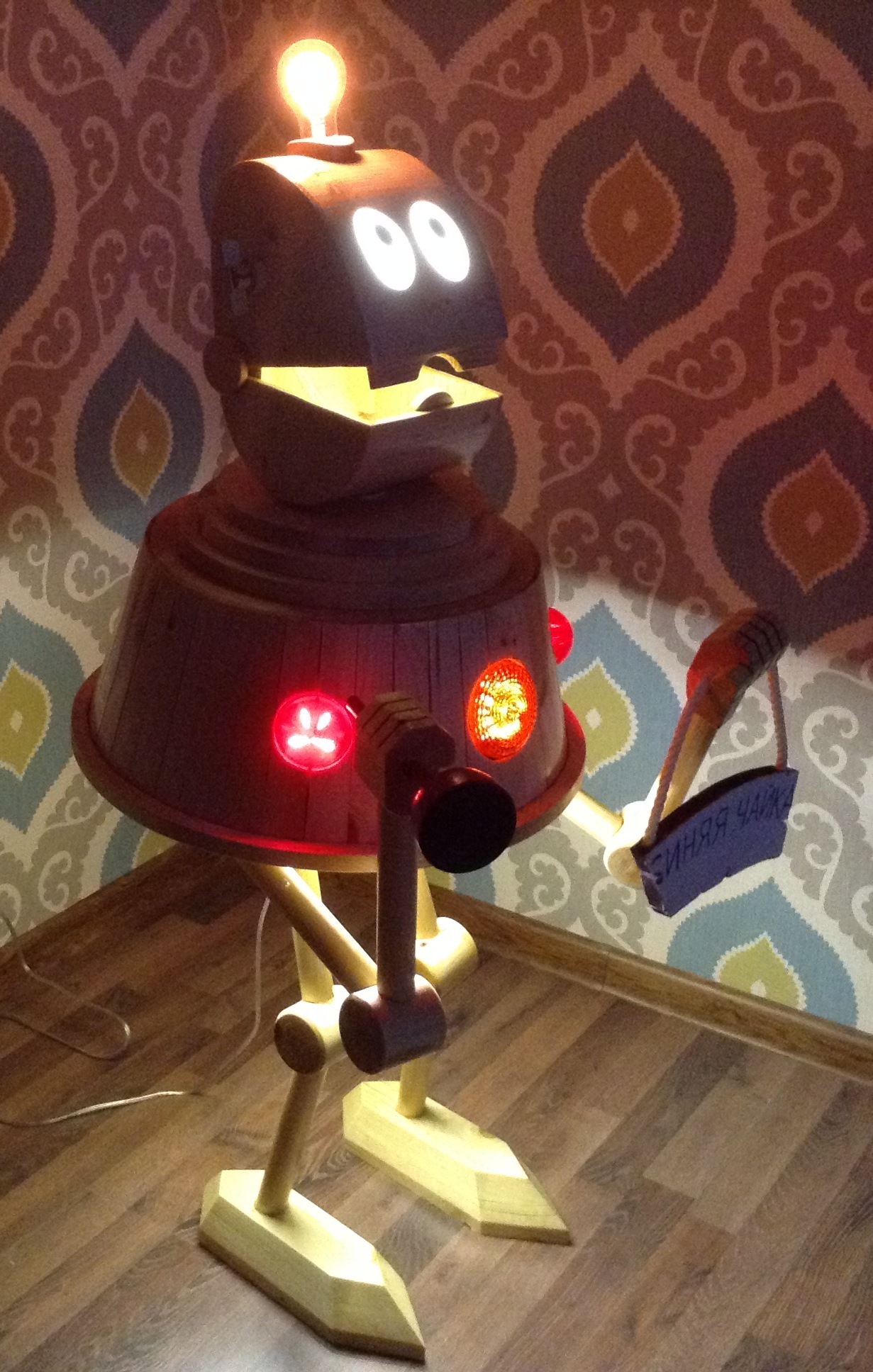 Downshifter with Shelezyaki. - My, Robot, Lamp, Woodworking, Kir Bulychev, Shelezyaka, , With your own hands, Longpost