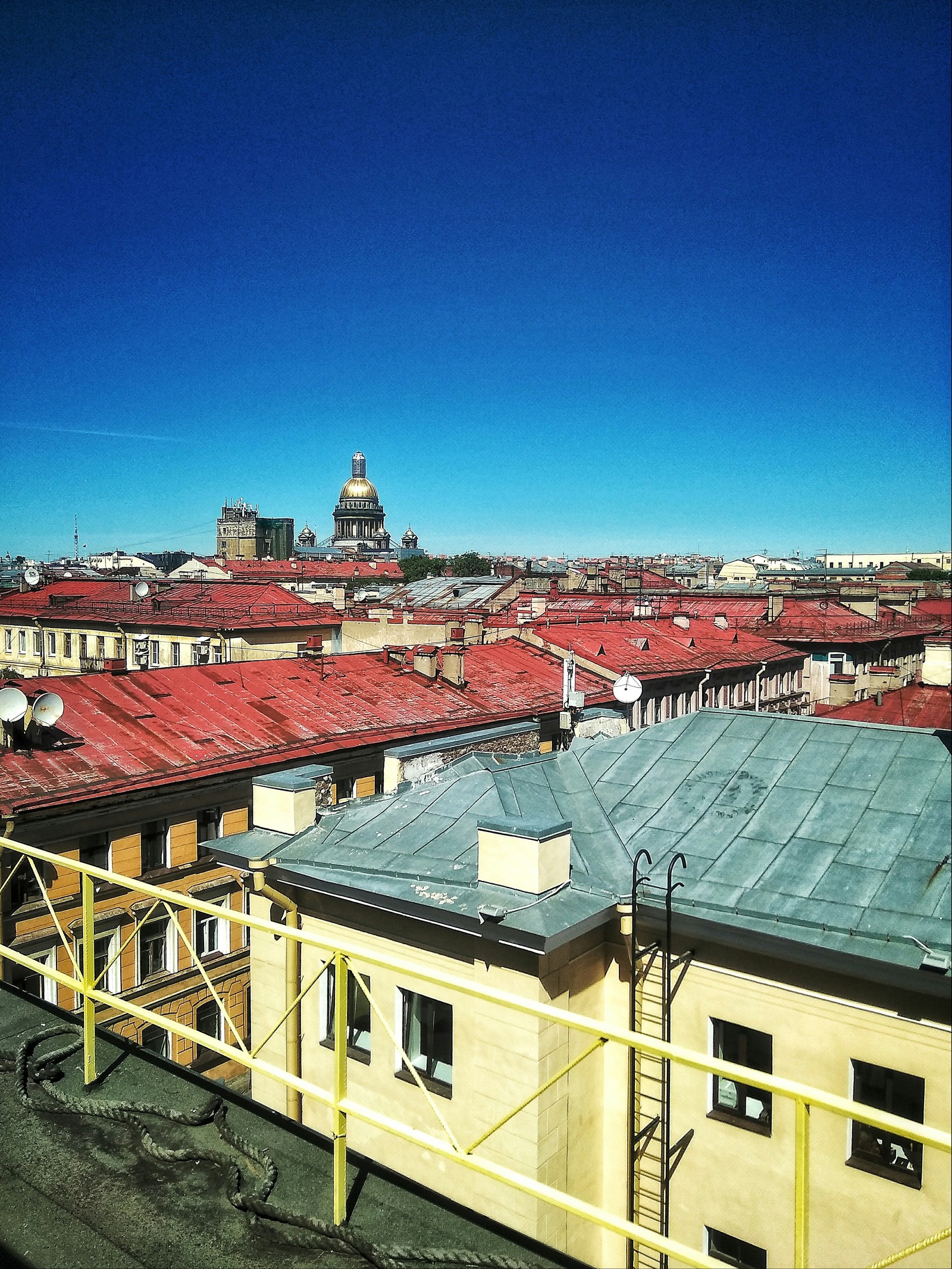 In the meantime, it's still sunny in St. Petersburg :) - My, Saint Petersburg, Hiking, Roof, Longpost