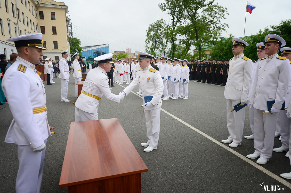 Выпускникам ТОВВМУ вручили кортики и дипломы - ВМФ, Флот, Выпускной, Владивосток, Длиннопост