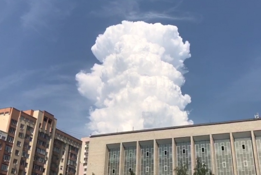 A giant cloud tower has risen above Novosibirsk - Nuclear explosion, Novosibirsk, Anomaly