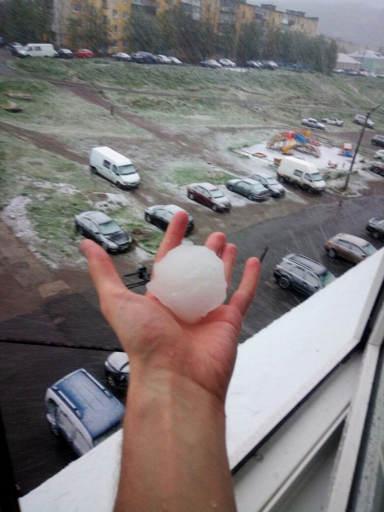 21st of June - My, Murmansk, Snow, Summer, Brrrr, Photo on sneaker