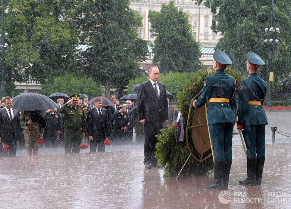 Опять спит - Дмитрий Медведев, Сон, Сплюгдехочу, Политика, Юмор