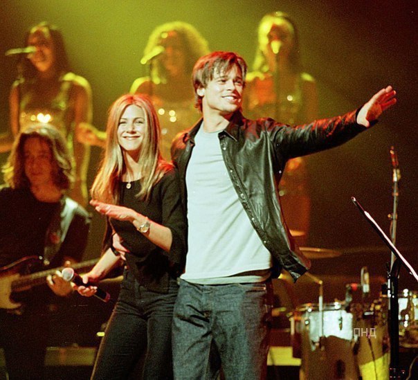 Jennifer Aniston and Brad Pitt in 1999 - Jennifer Aniston, Brad Pitt