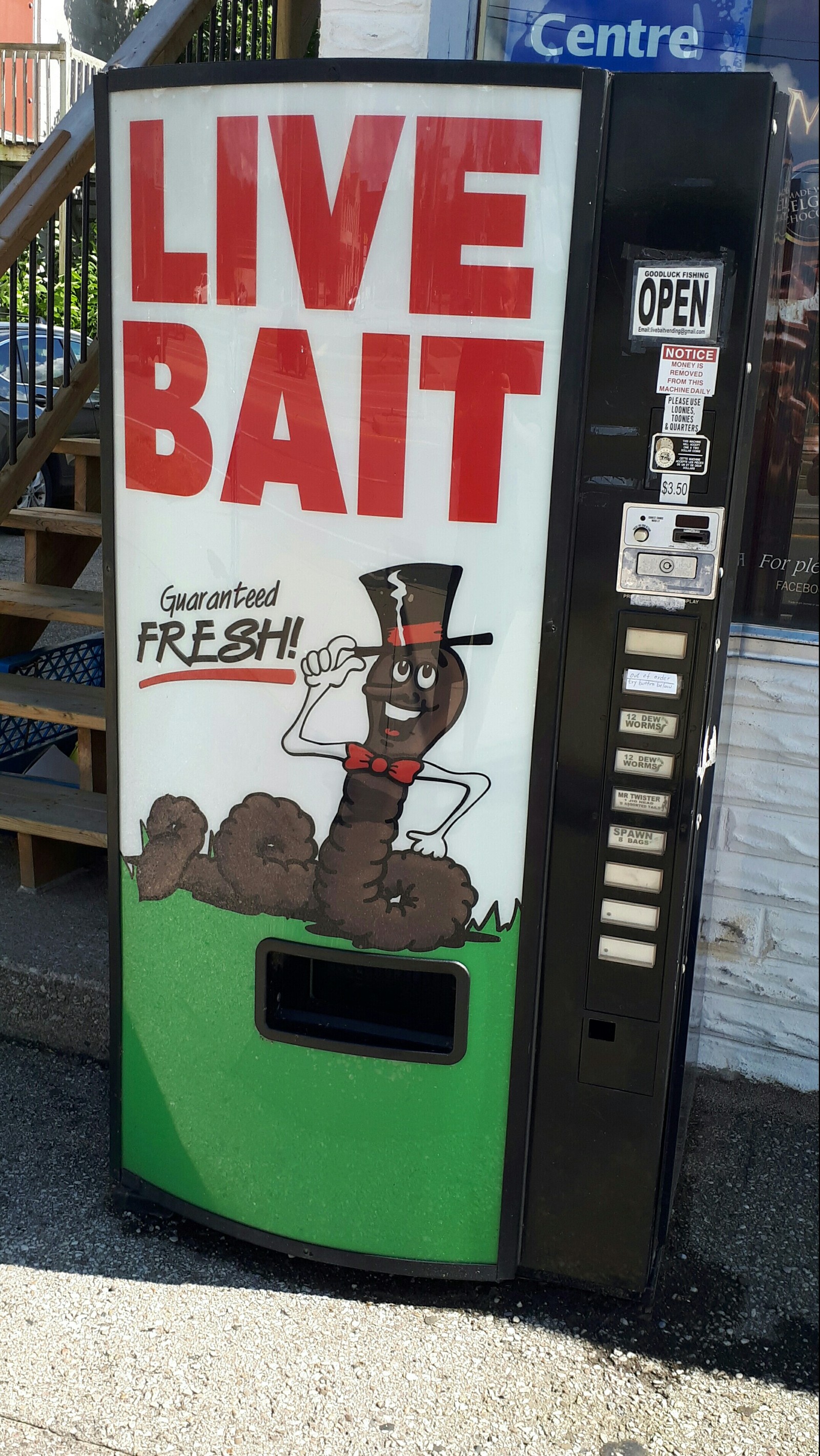 Just an earthworm vending machine - My, Vending machine, Earthworms, Fishing