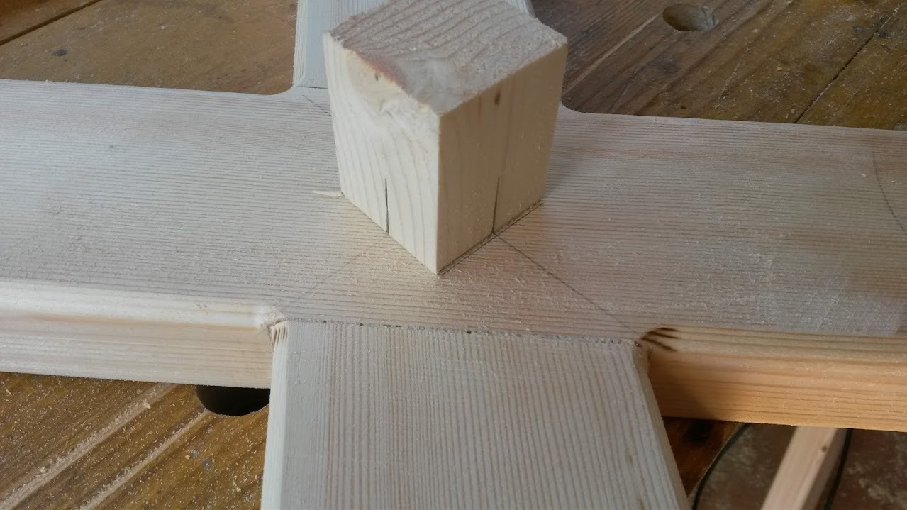 Делаем деревянный стол своими руками
