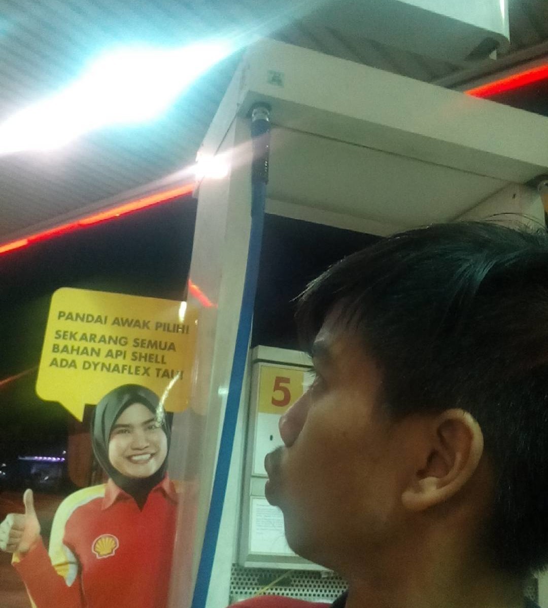 Shell removed cardboard figures of women from gas stations in Malaysia because they were molested by men - Malaysia, Refueling, Harassment, Longpost