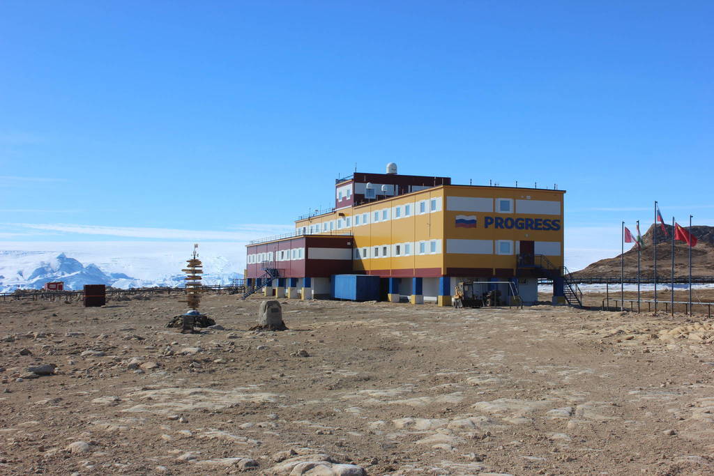 Antarctic buildings - My, Antarctica, Building, Chatting in Internet, , Longpost, 