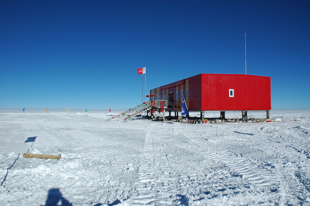 Antarctic buildings - My, Antarctica, Building, Chatting in Internet, , Longpost, 