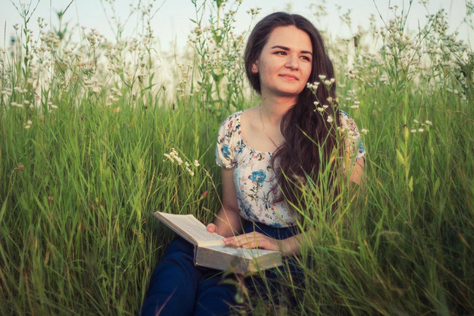 First portrait photography experience - My, Portrait, Nature, Books, Fedor Dostoevsky, I want criticism