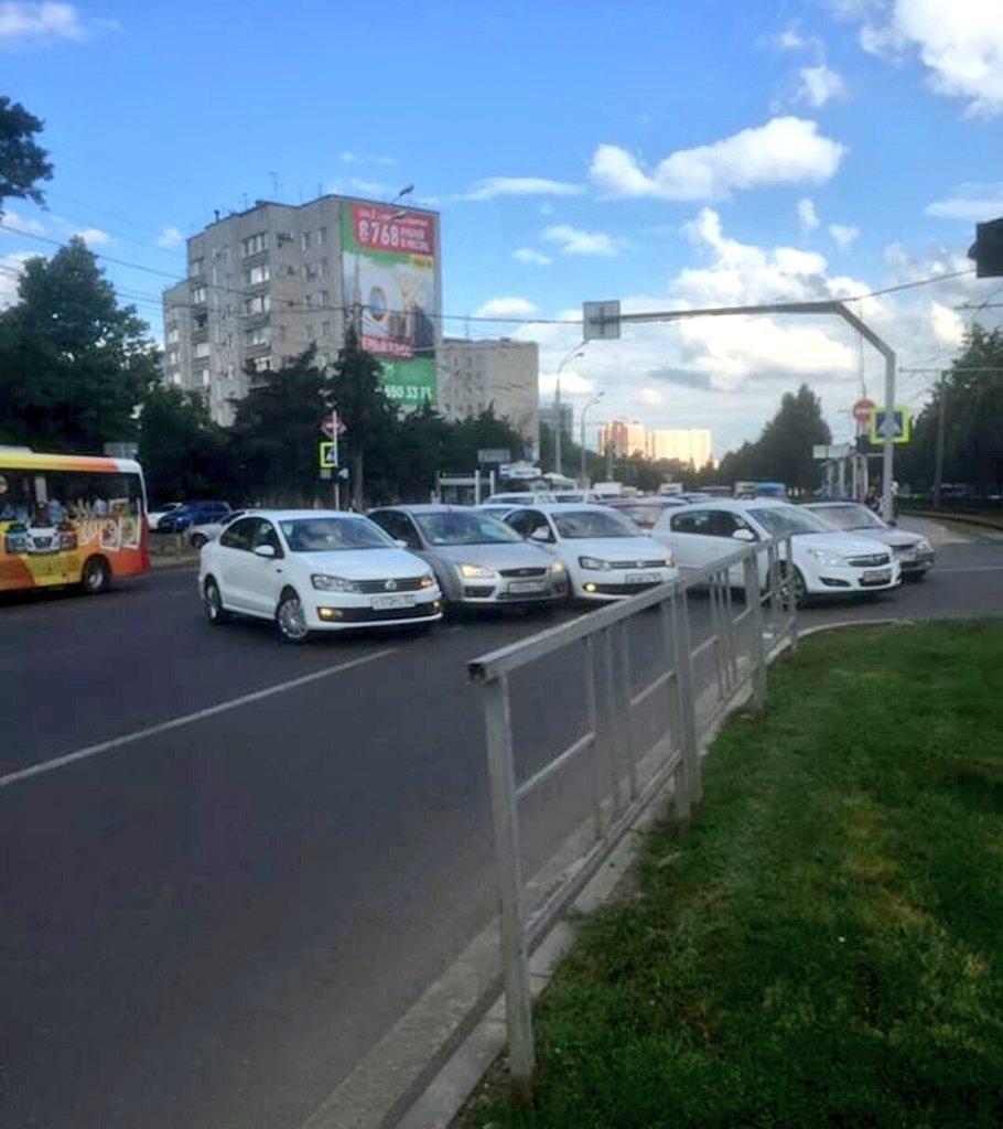 Queue to turn - Krasnodar, The driver, Queue, Motorists, 