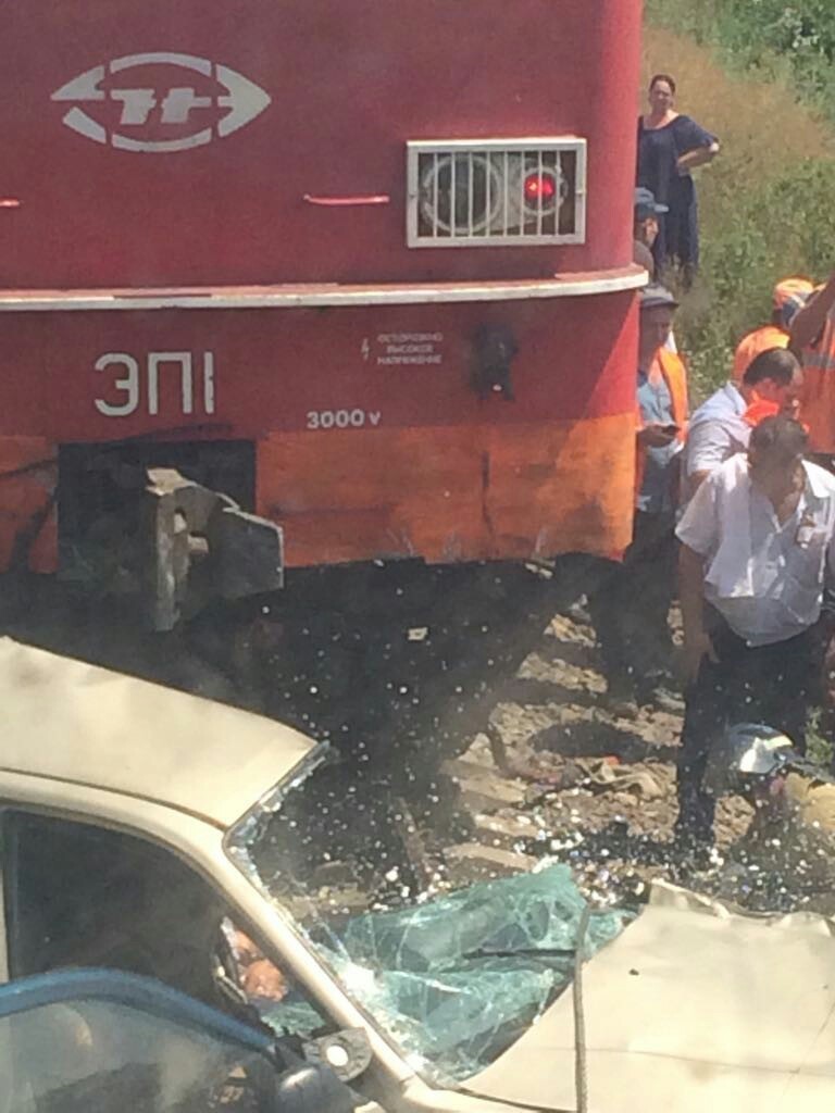 Accident at an unguarded crossing in the Krasnodar Territory - My, Crash, A train, Auto, Longpost