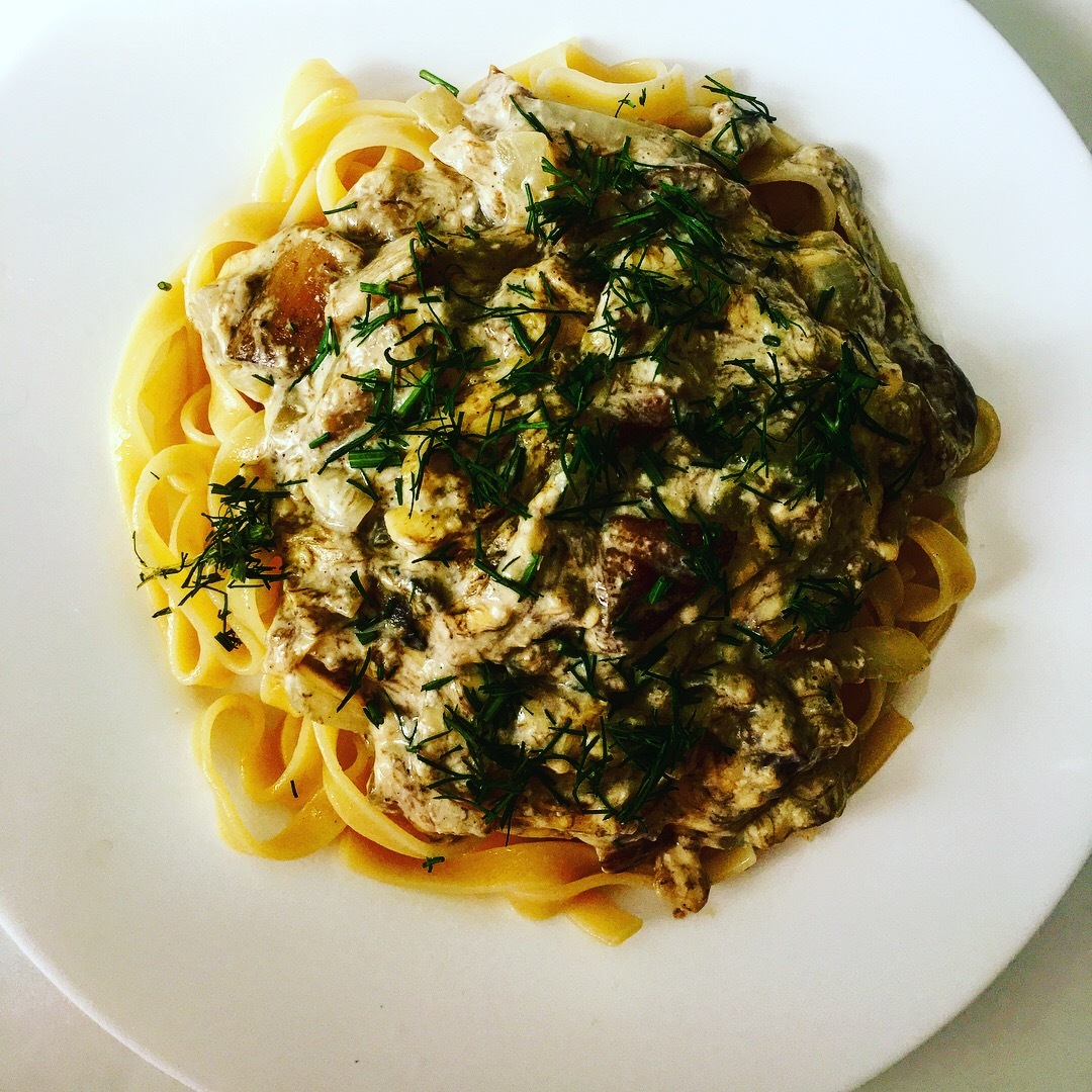 Fettuccine with forest mushrooms in a creamy sauce - My, Recipe, Mushrooms, Fettuccine, Food, Longpost