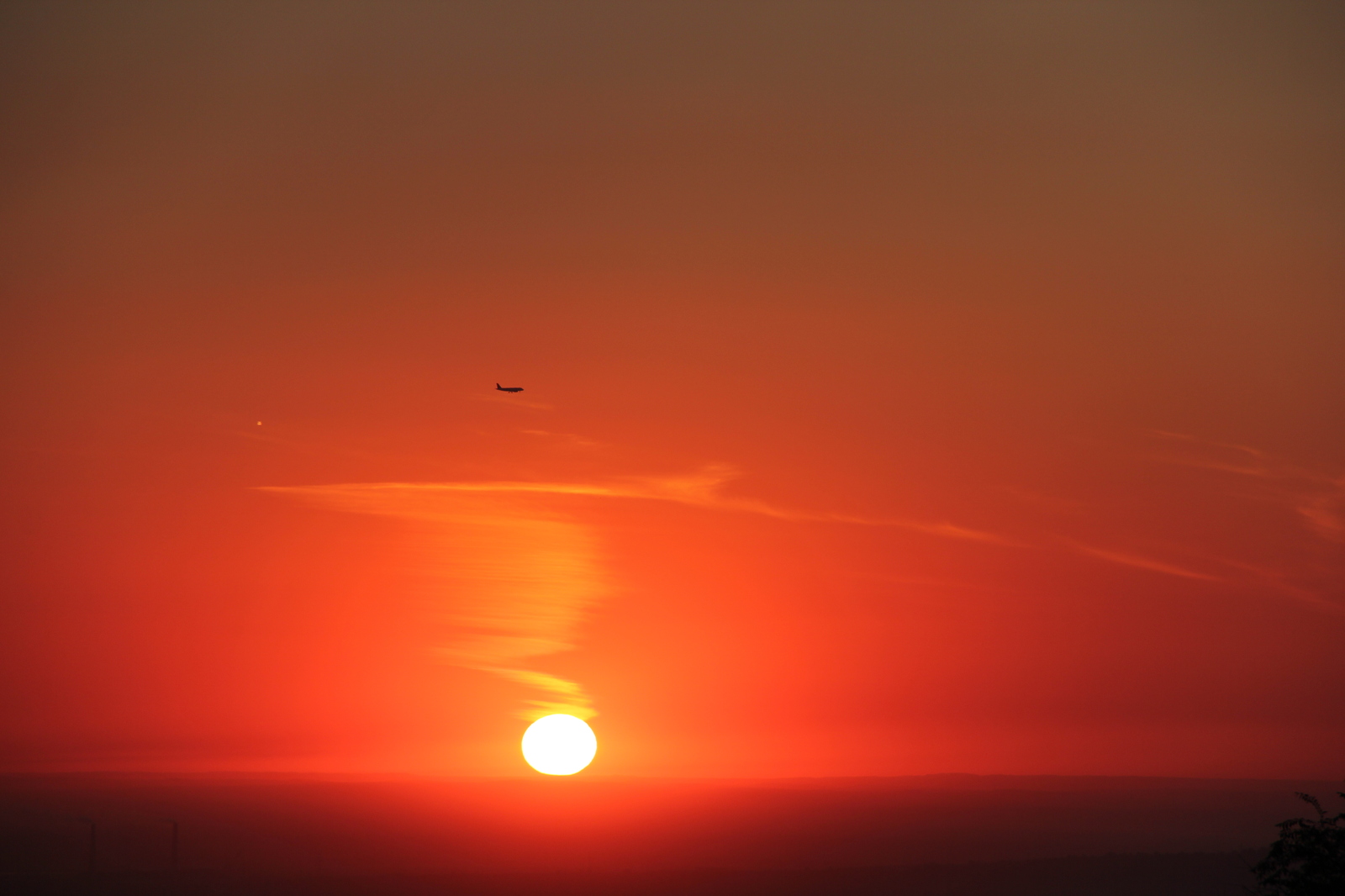 The day is over. What was in it? I don't know, flew by like a bird... - My, Sunset, Star, Airplane, Lucky moment, Kazakhstan, Almaty