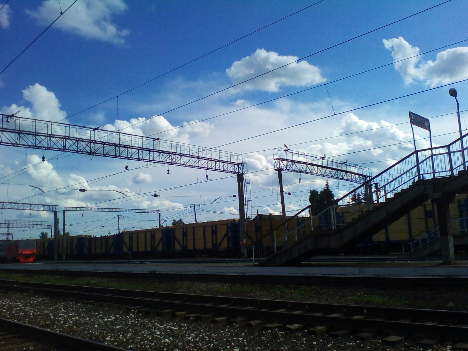 A little bit of sky - My, The photo, Sky, Railway station, Clouds