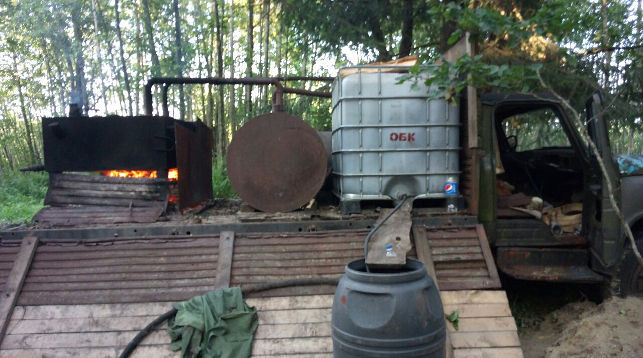 It looks like a mobile moonshine distillery - Moonshine, Scale, , Alcohol mashine