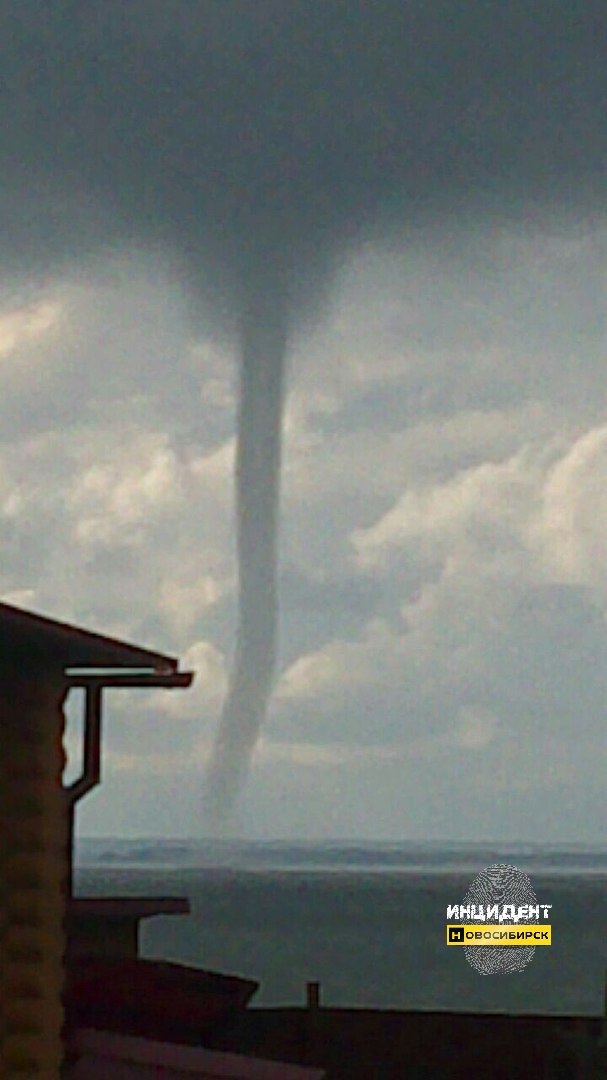 Waterspout last night in the Novosibirsk reservoir near the village of Bystrovka, Novosibirsk region. - Novosibirsk, Tornado, Ob Reservoir, Fear, Natural phenomena, Longpost, Shitty weather