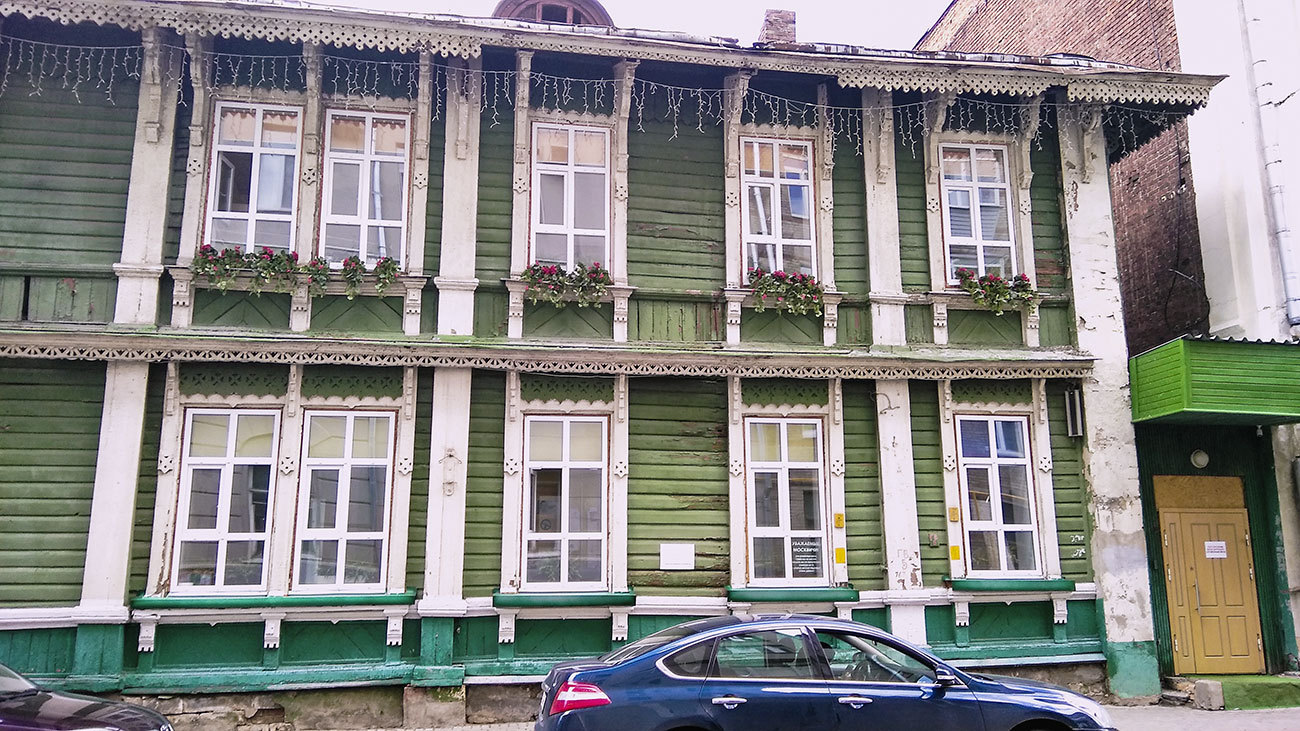 Wow what houses are still left in the center of Moscow! - Architecture, Cao, Wooden house, Old man, House, Moscow