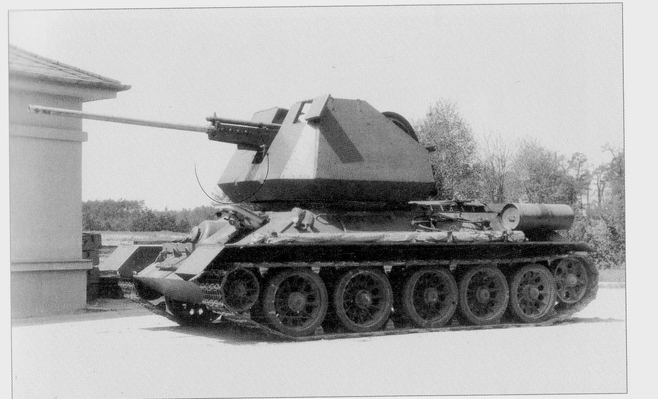 Czechoslovak ZSU based on the T-34-85 tank. - Czechoslovakia, Zsu, Prototype, 1953, Longpost