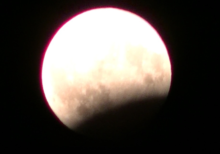 There is a lunar eclipse right now - My, Eclipse, Moon eclipse