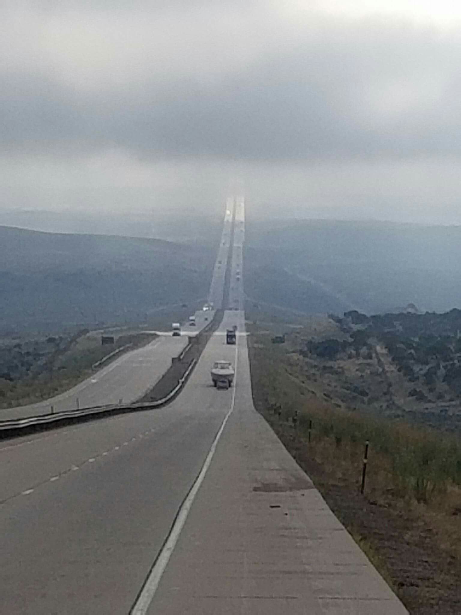 Highway to рай u topia. Шоссе i-80 в Вайоминге. Трасса i80 в США. Дорога к небу. Дорога в рай.