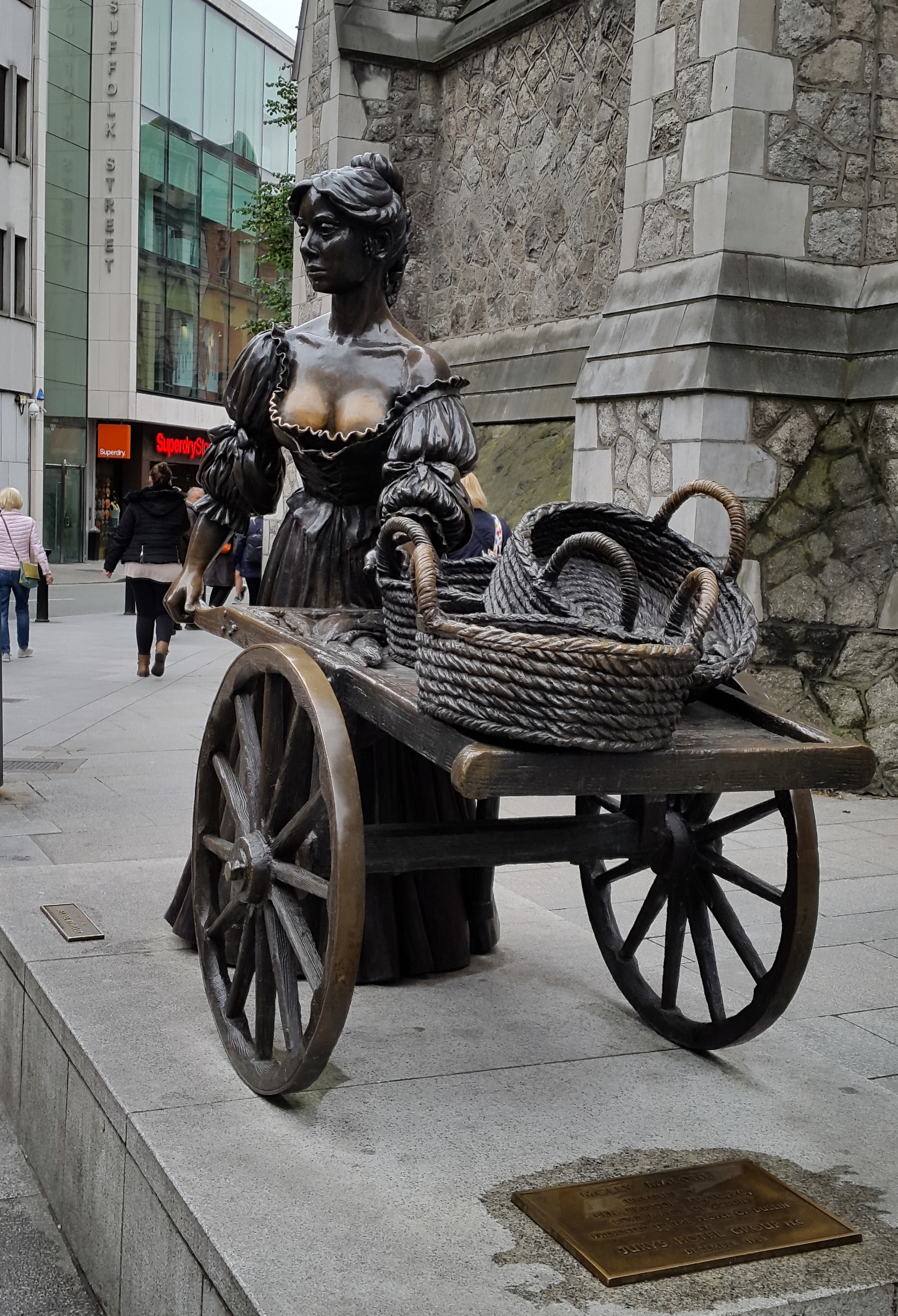 Molly Malone is not the official symbol of Ireland - My, , Irishman, Dublin, Dubliners, Irish Music, Song, Sculpture, First post