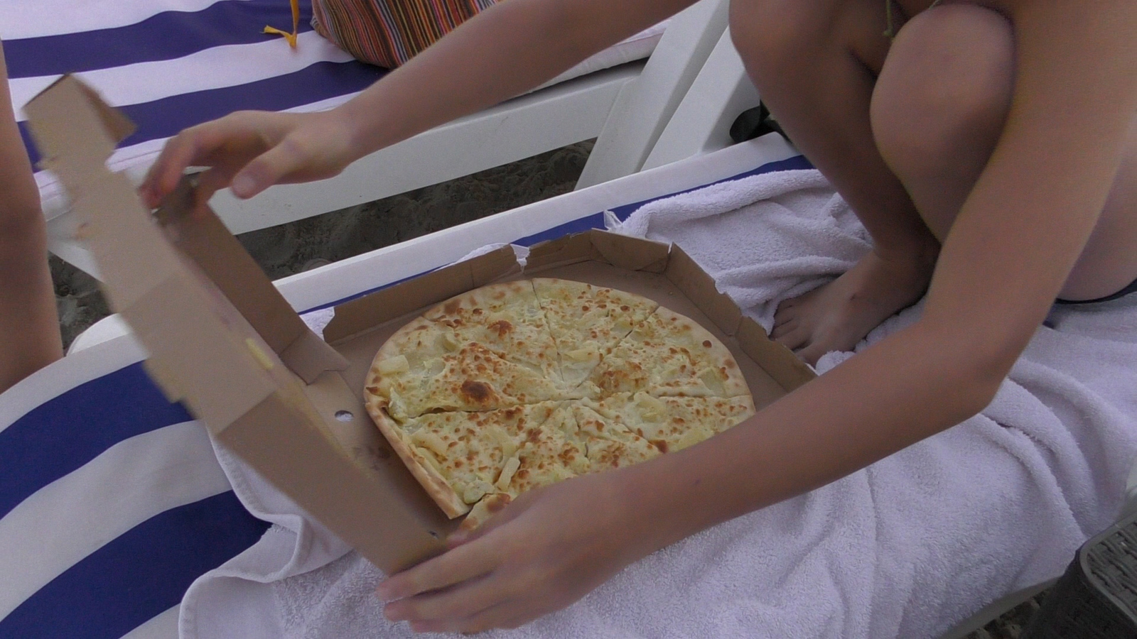 Delivery of Pizza by Quadcopter! Filmed a video clip on the beach for a children's YouTube channel. Link will be in the comments! - My, Drone, Quadcopter, DJI Phantom, Prank, Humor, Longpost