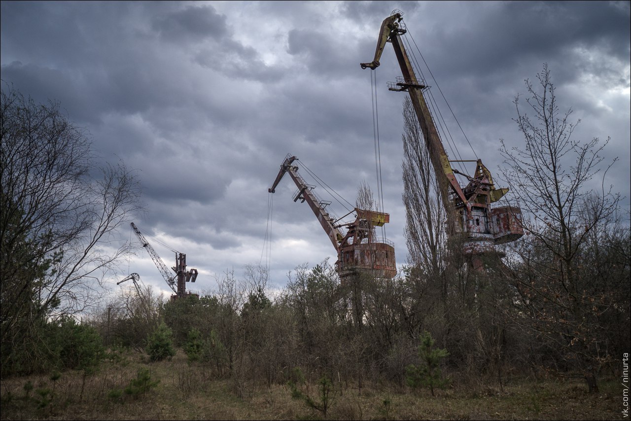 Cargo port of Pripyat. - My, Urbanphoto, Stalker, Pripyat, Post apocalypse, Port, Harbour crane, Zuo, Tap, Video, Longpost