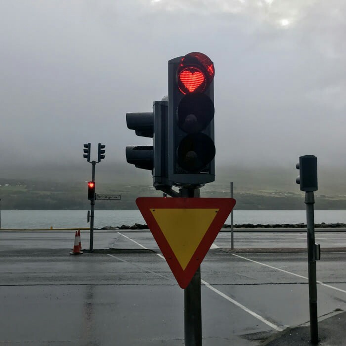 Traffic lights in Iceland that give a little love - 9GAG, Traffic lights