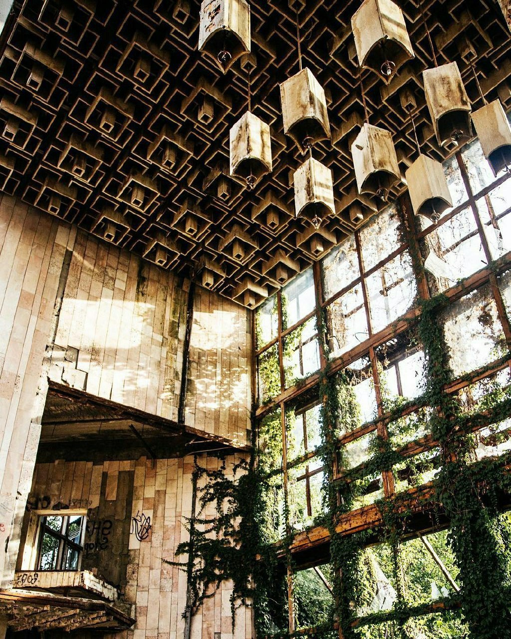 Abandoned Temple of Science. - The photo, School, Abandoned