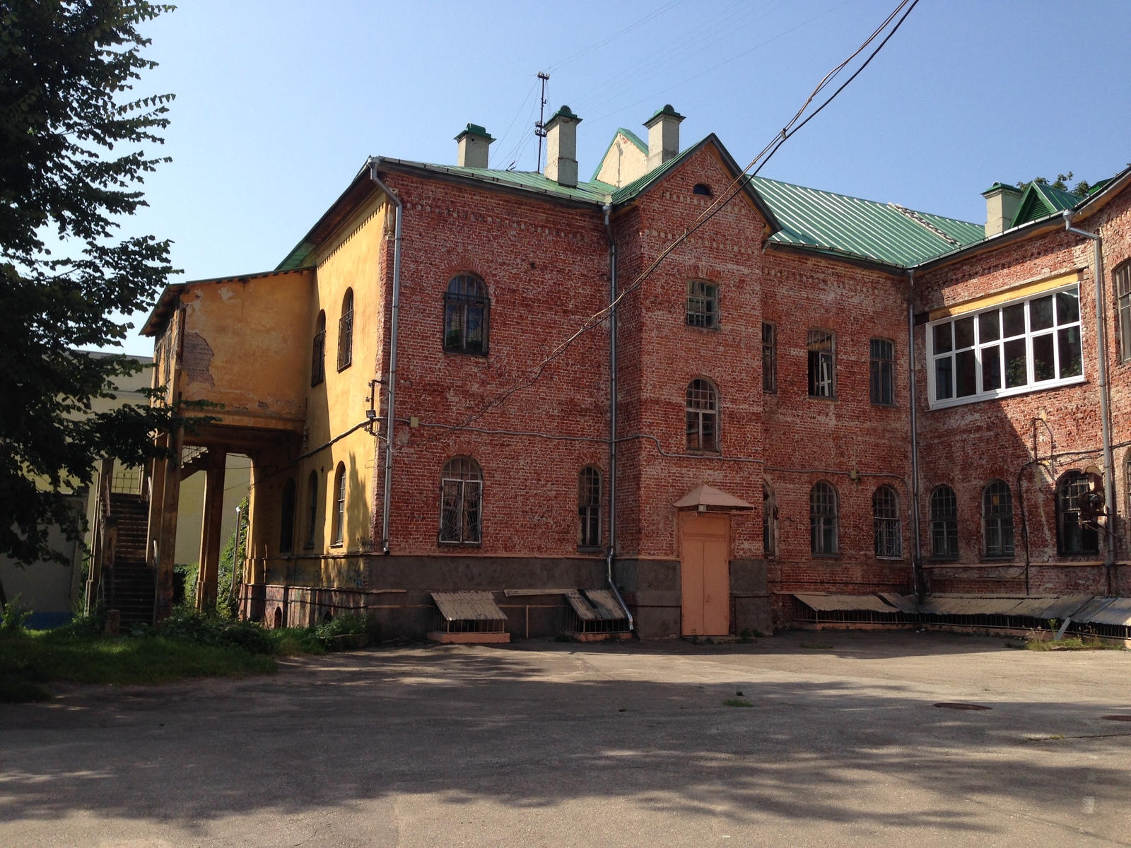 More Nizhny Novgorod courtyards for you - My, Courtyard, Gothic, Nizhny Novgorod, Longpost